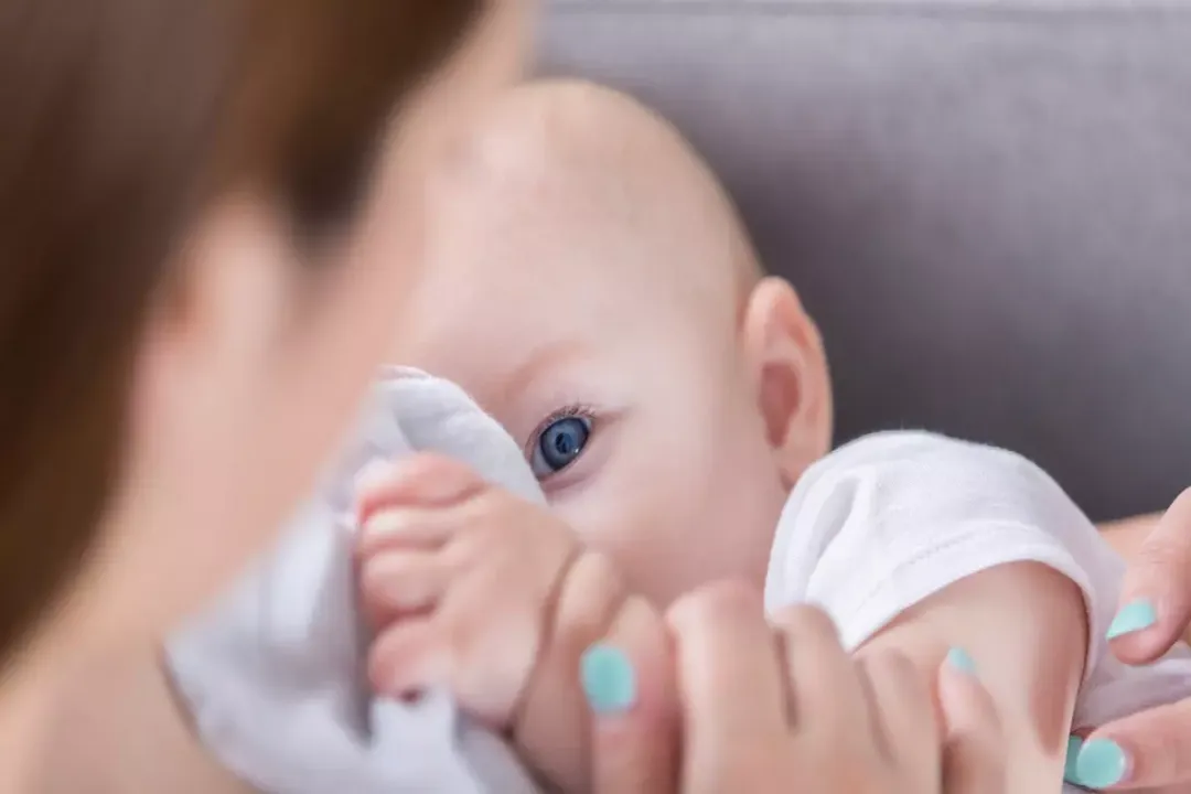 Rüyada başkasının bebeğini emzirmek, Cinsiyete Göre Yorumlar