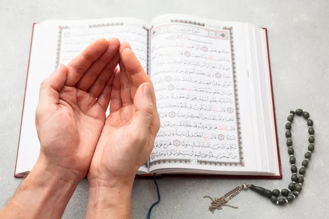 Rüyada kendini dua ederken görmek, Kendini Başkası İçin Dua Ederken Görmek