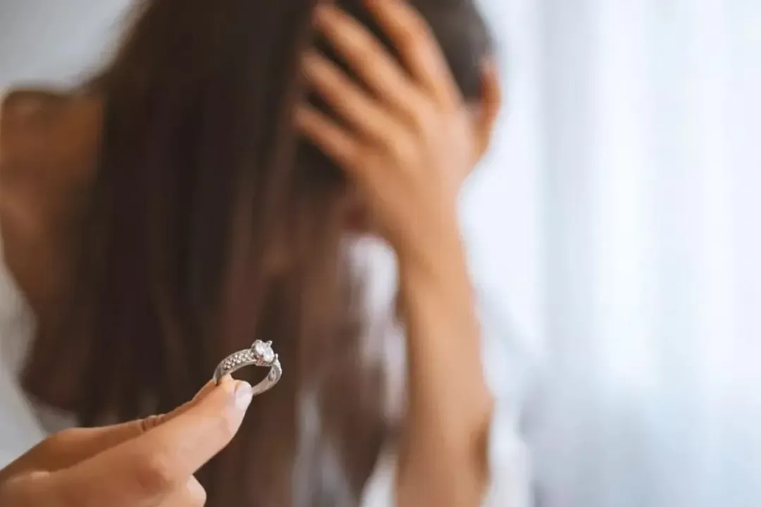 Rüyada tek taşın düşmesi, Temel Yorumlar