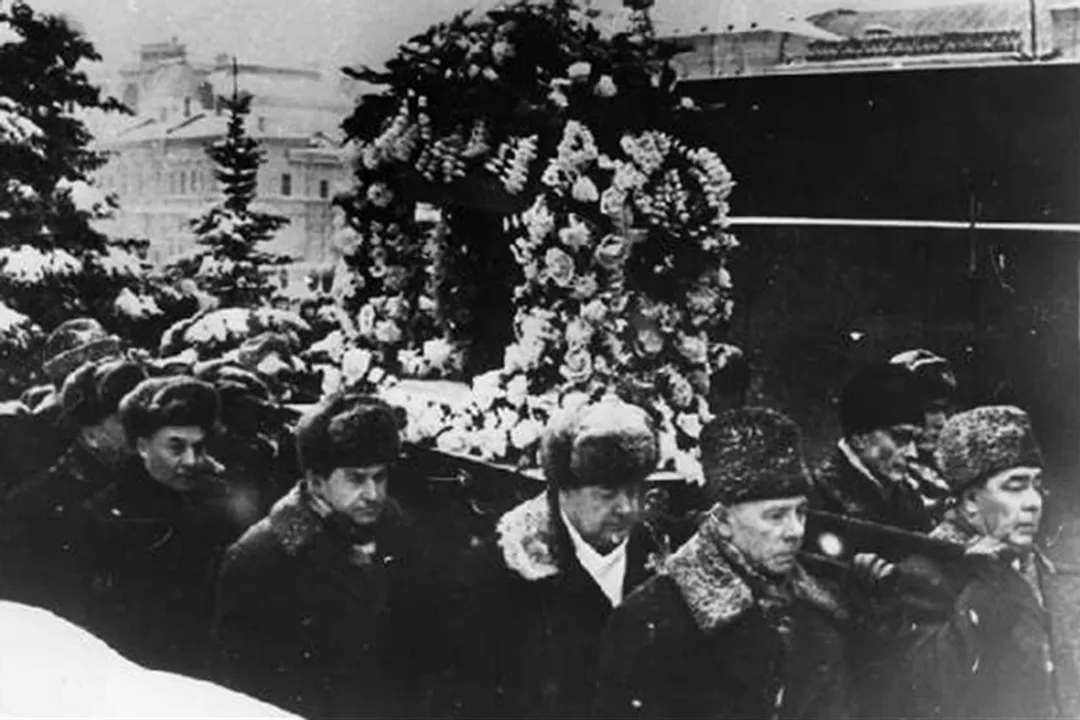 Did Russia have a man on the Moon?, Race Beginnings