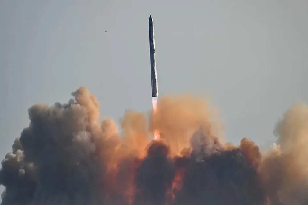 How big is Elon Musk's rocket?