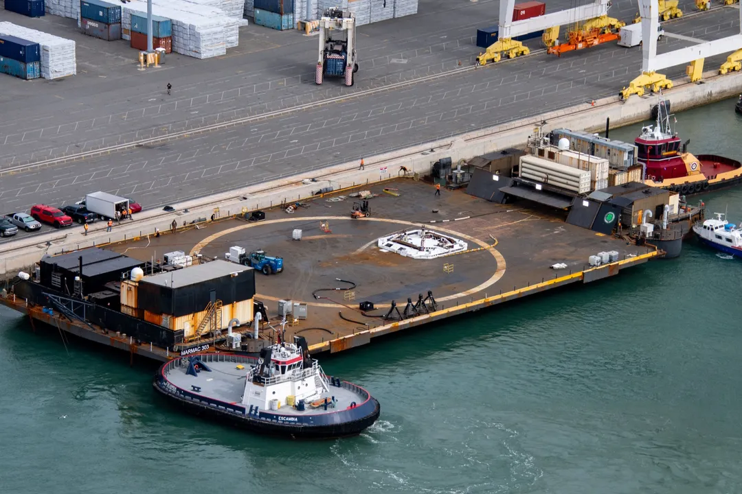 How does SpaceX recover boosters?, Land Catch Mechanics