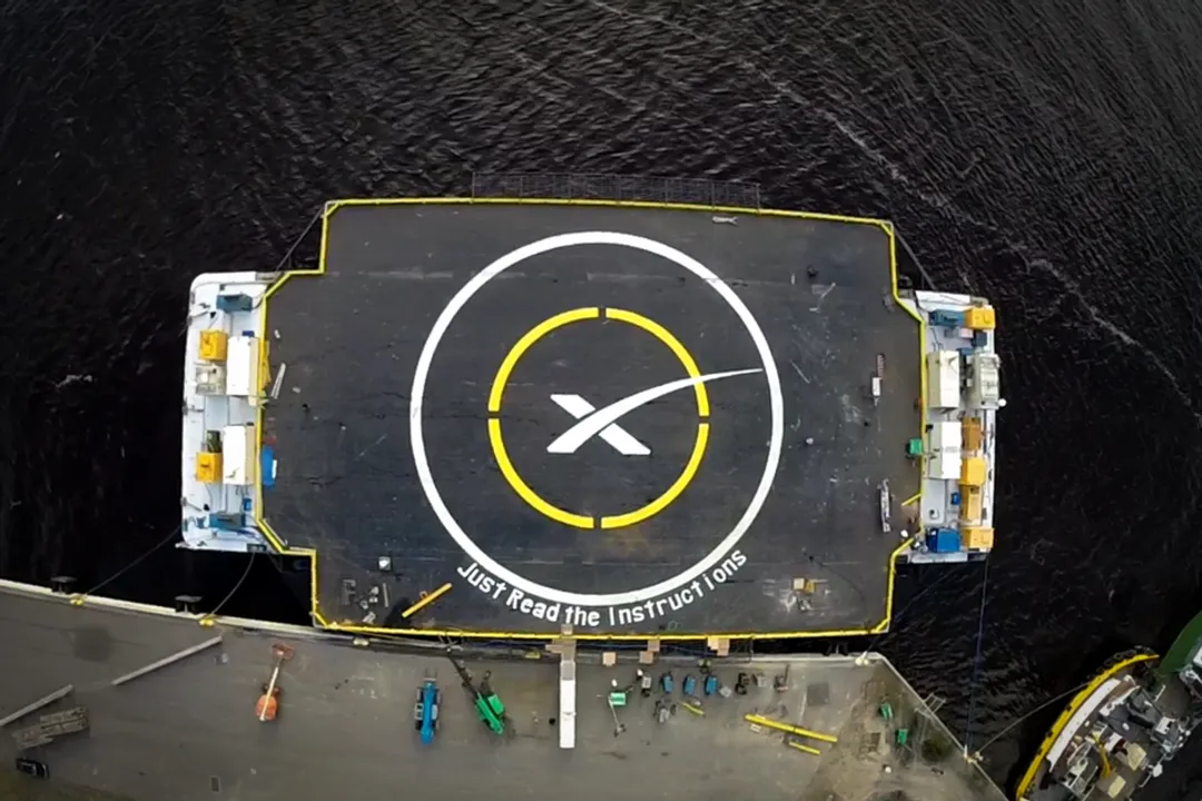 How does SpaceX recover boosters?