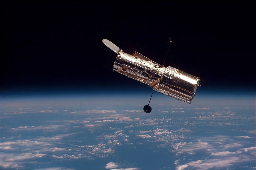 What was the first picture taken with the Hubble telescope?, Blurry Start