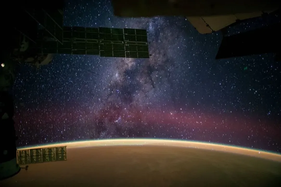 Do astronauts see the Milky Way in space?