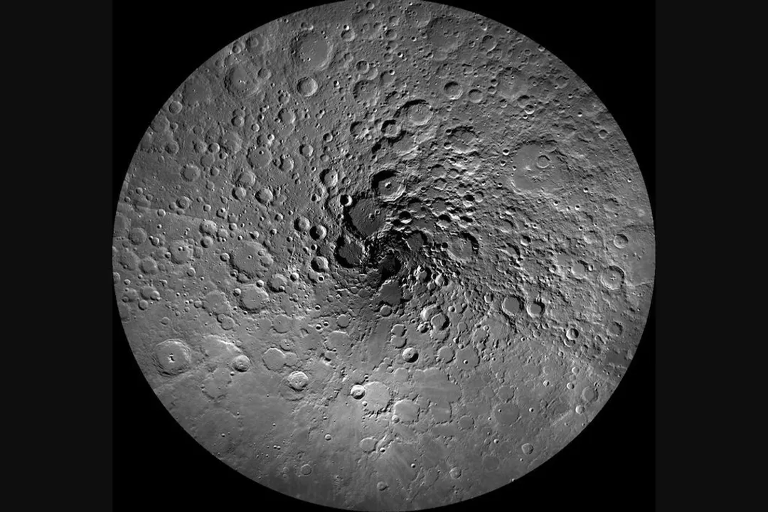 How cold are the craters on the Moon?, Physics of Shadow Traps