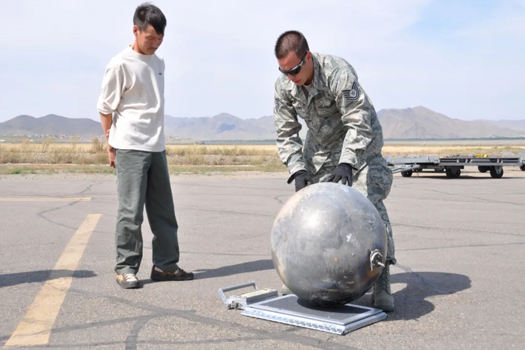 How far up is space debris?, Inventory Scale