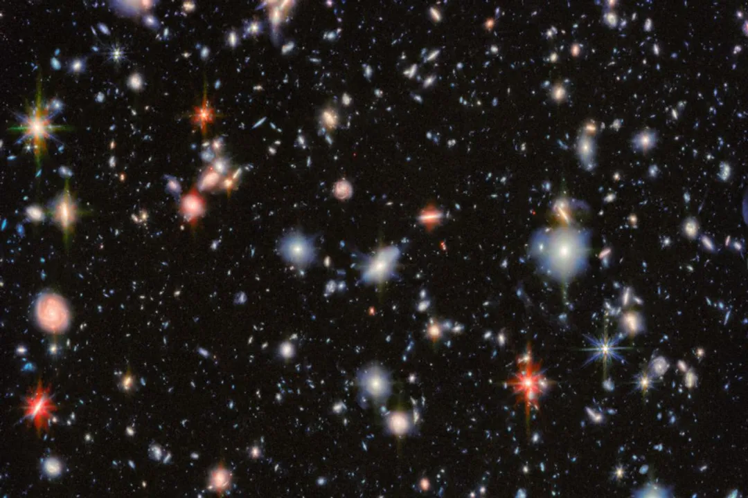 How many galaxies did the Hubble Deep Field photo show?