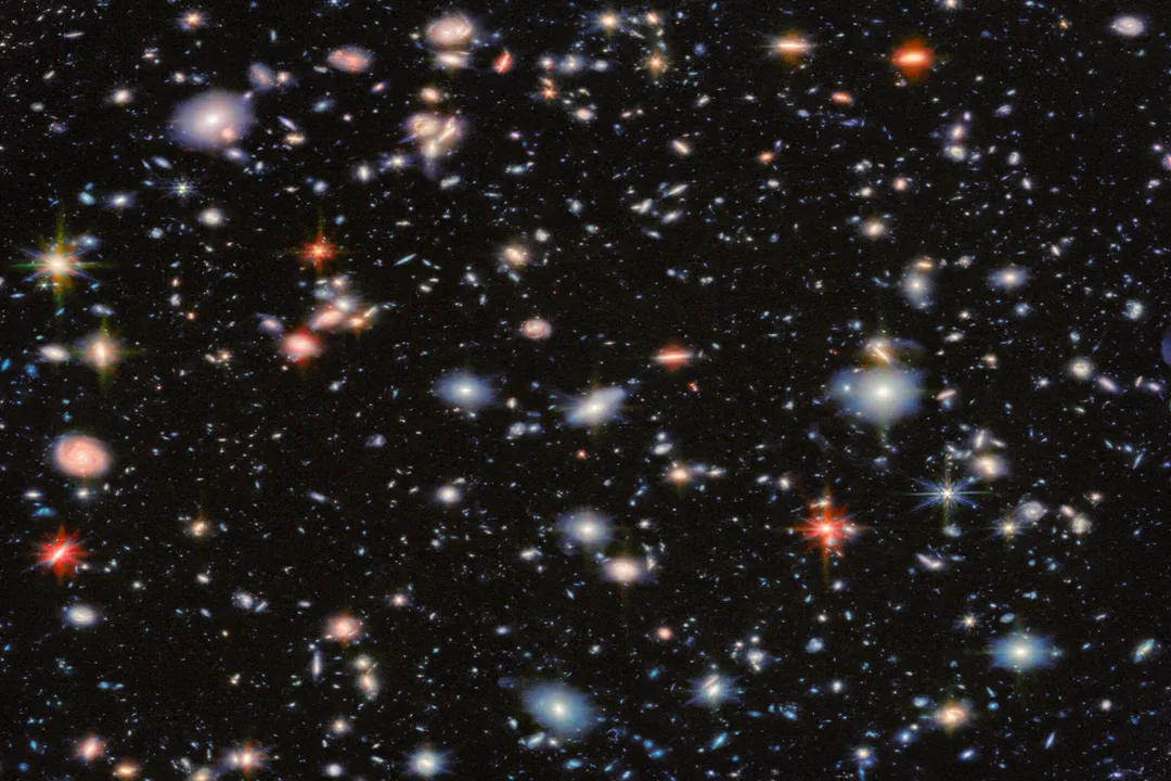 How many galaxies did the Hubble Deep Field photo show?, Ultra Deep Field The Immensity