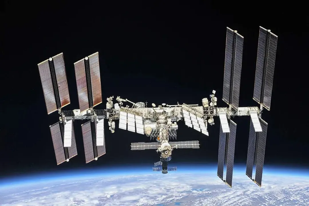 Is the ISS above the Kármán line?, Station Height
