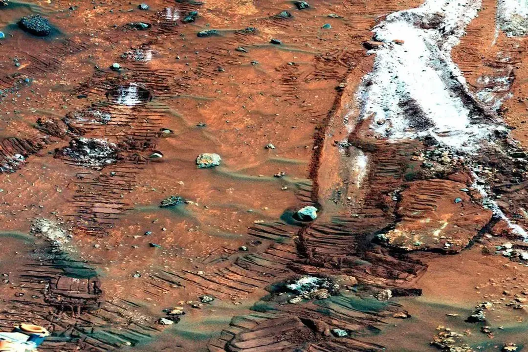 What are some interesting facts about Spirit and Opportunity?, Spirit's Troublesome Trek