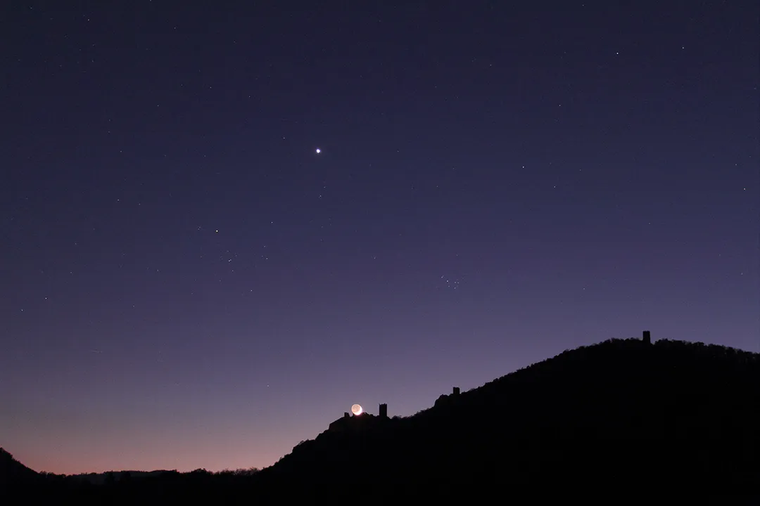 What is the bright star in the early morning western sky?