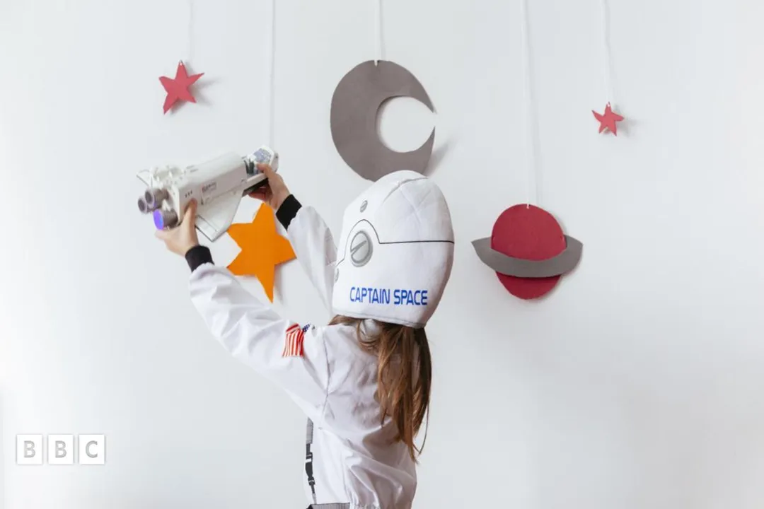 What's the difference between astronaut & cosmonaut?