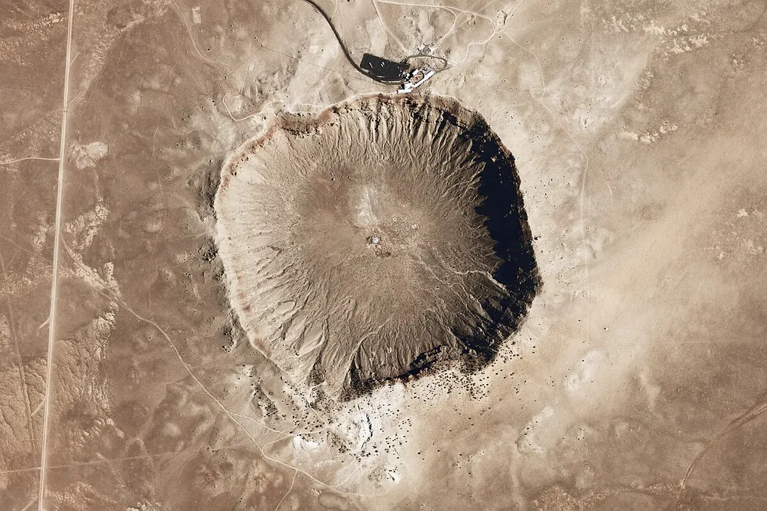 How big was the asteroid that made the Barringer crater?