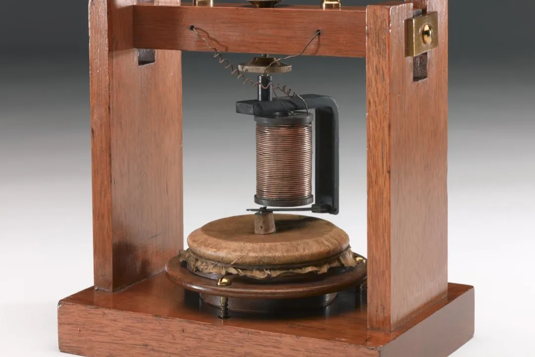 How did Alexander Graham Bell's invention change American life?