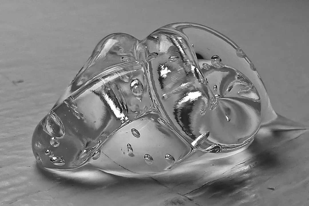 How do colloids differ from solutions?, Particle Size Spectrum