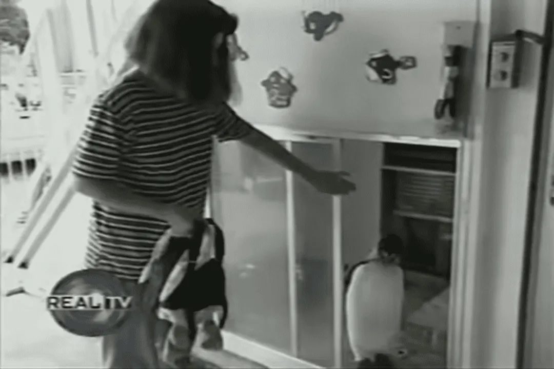 Is Lala the penguin still alive?, Market Visits