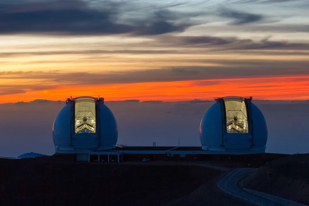What are the largest three telescopes in the world?, The Dual Approach