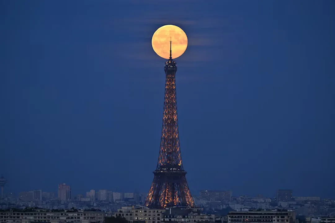 What is special about the October full moon?, Zodiac Transit