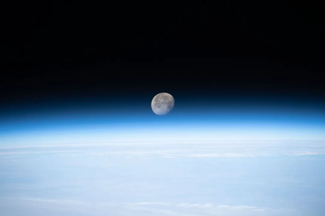 What is the Earth exactly?, Early Days