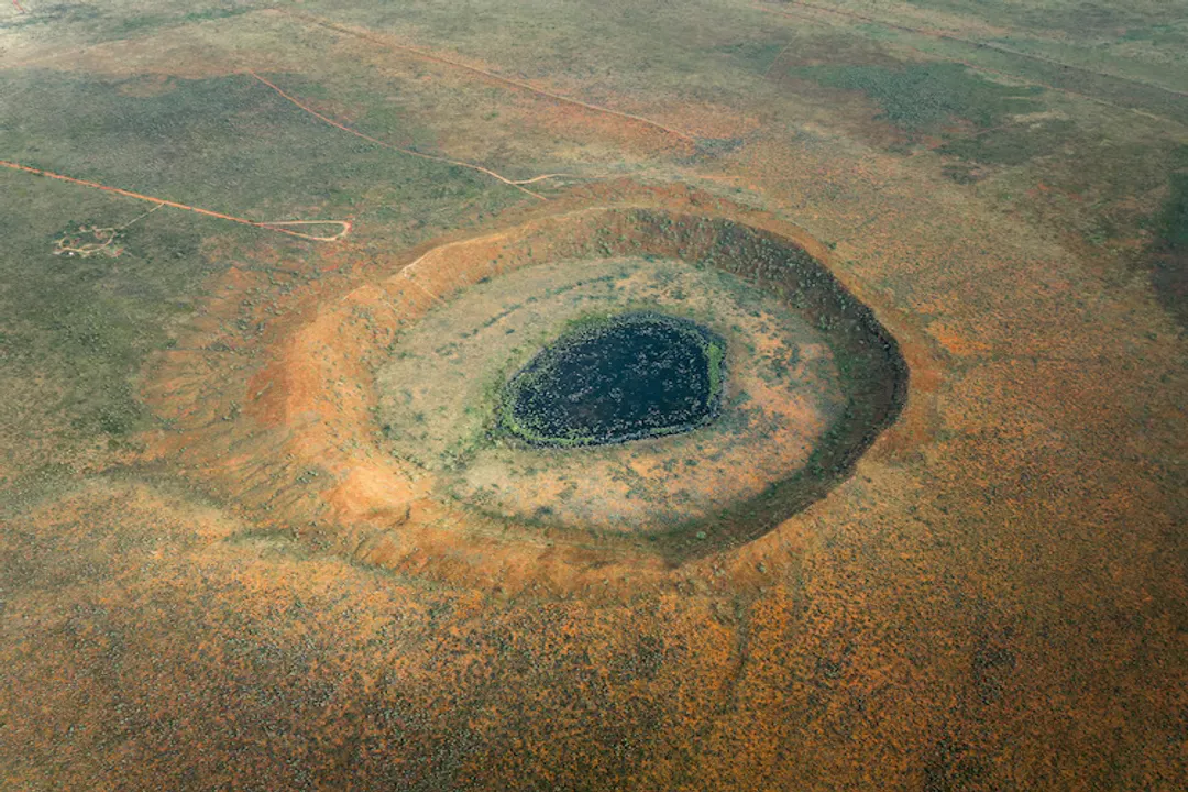 What is the oldest crater on Earth?, Zircon Clues