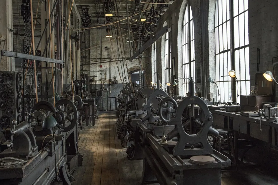 What type of electricity did Edison use?