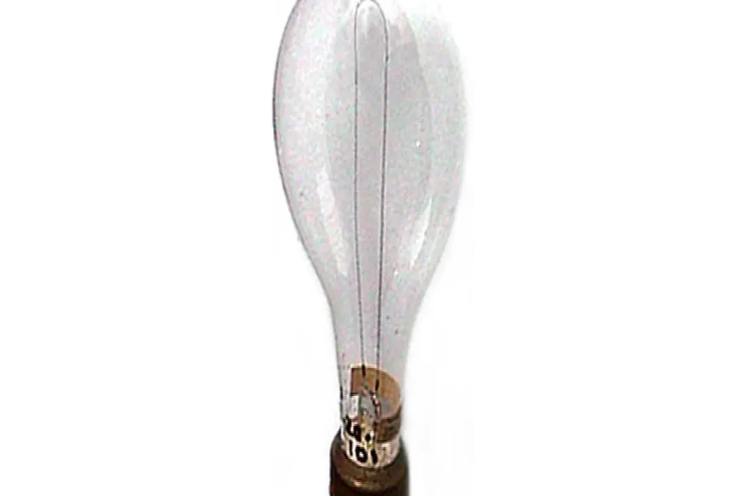 What were the facts about Thomas Edison's light bulb?