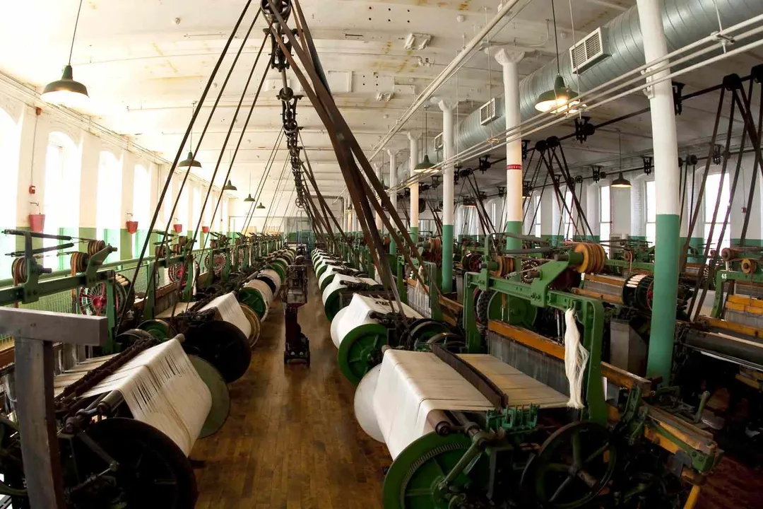 What were the major inventions in the textile industry?