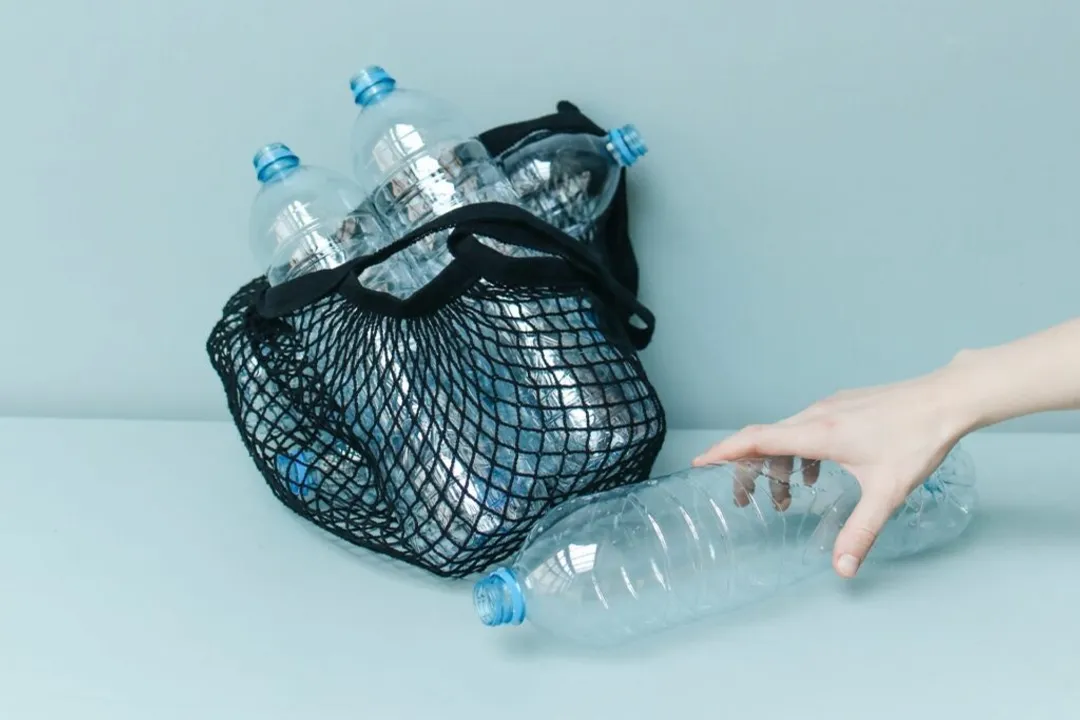 When did we start using plastic bottles?, Early Packaging