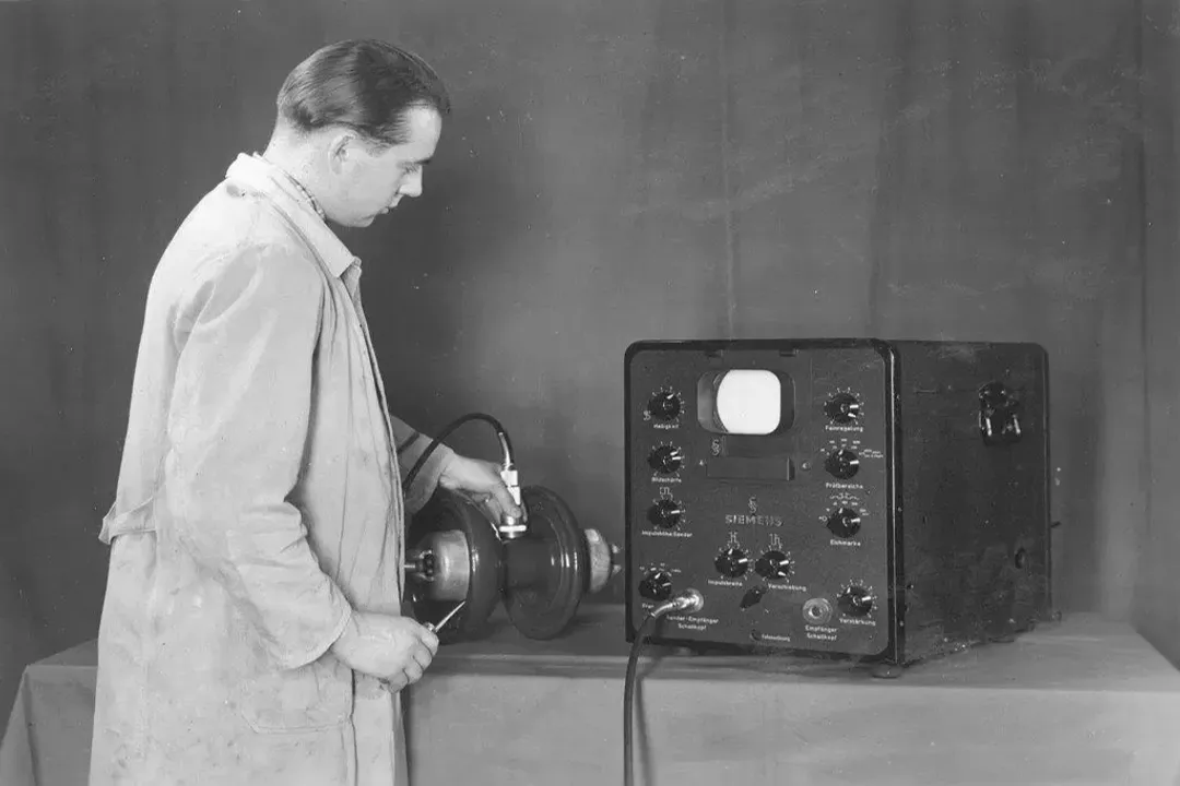 Who invented connected ultrasound devices?, Medical Firsts