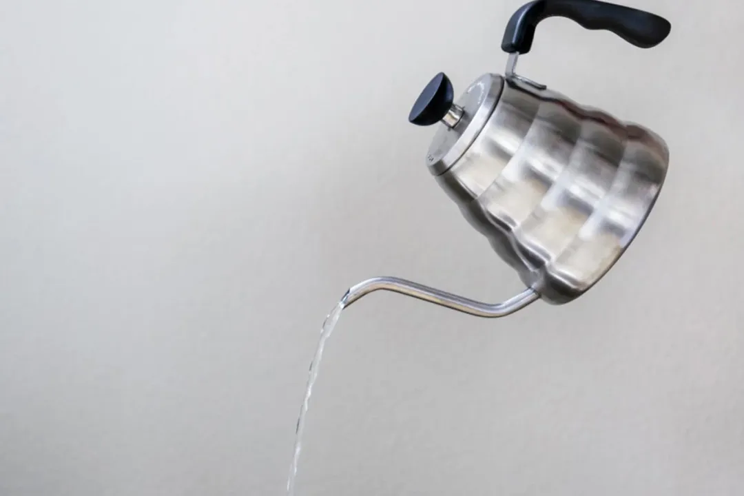 Who invented electric kettles?, Chicago Pioneer