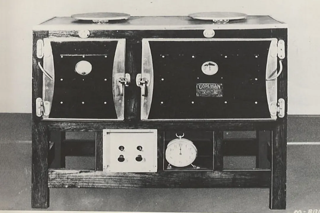 Who invented fuel-efficient stoves?, Cast Iron Cooking