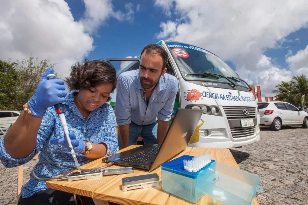 Who invented genomic surveillance?, System Architects