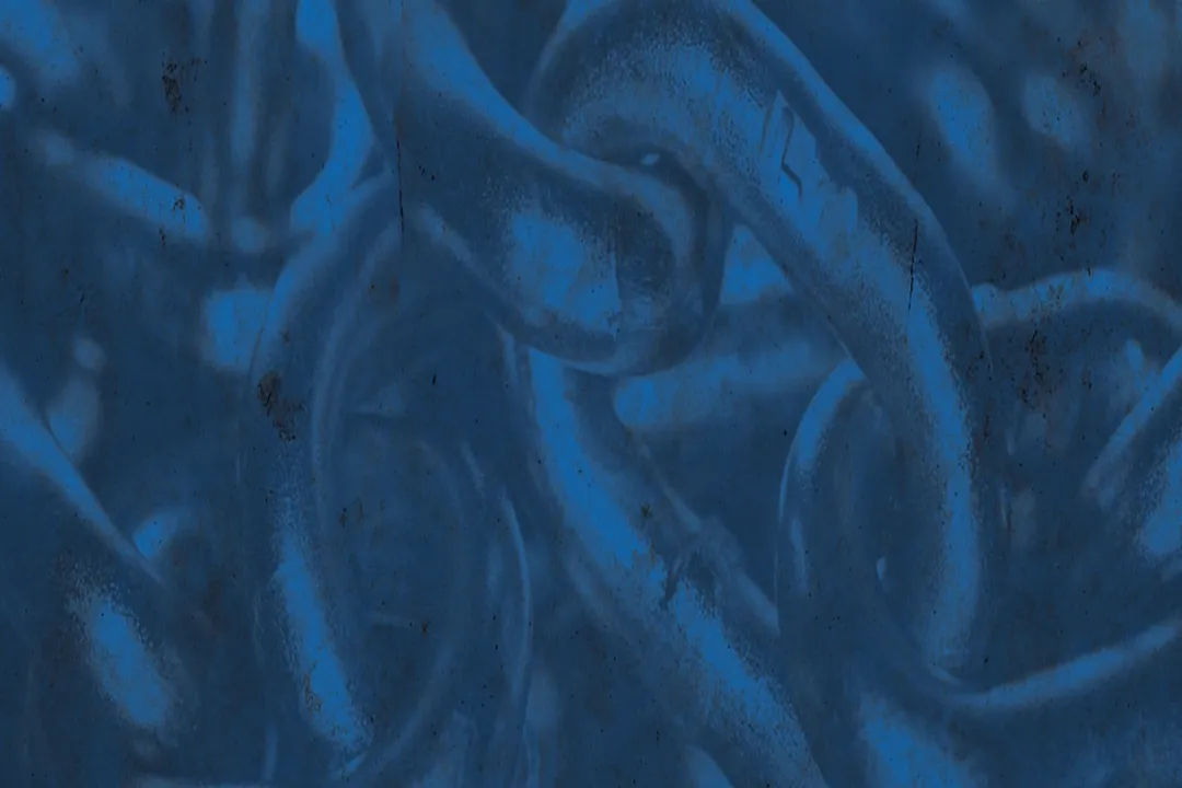 Who invented metal chains?