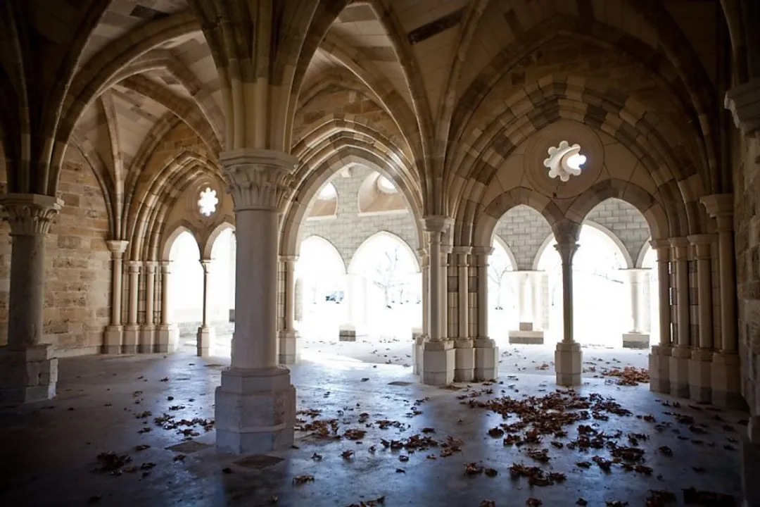 Who invented soundproof rooms?, Medieval Echoes