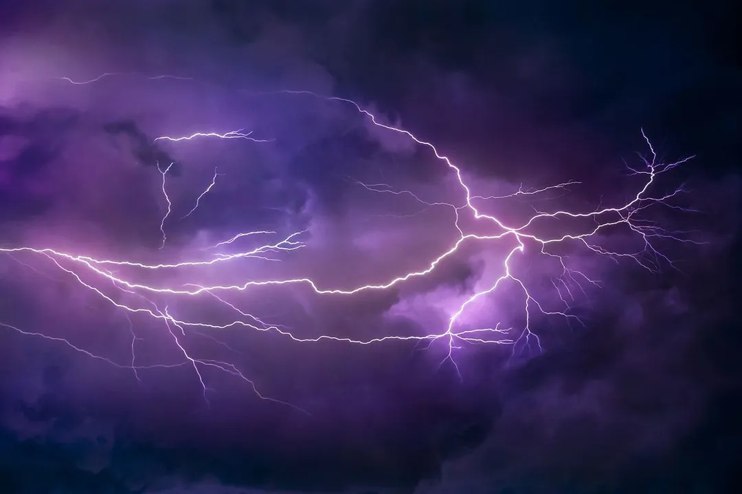 Who invented the electric power system?