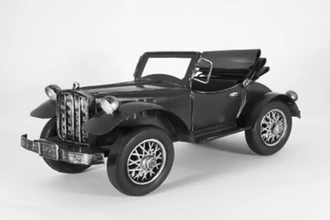 Who invented the first garage door?, Early Closures