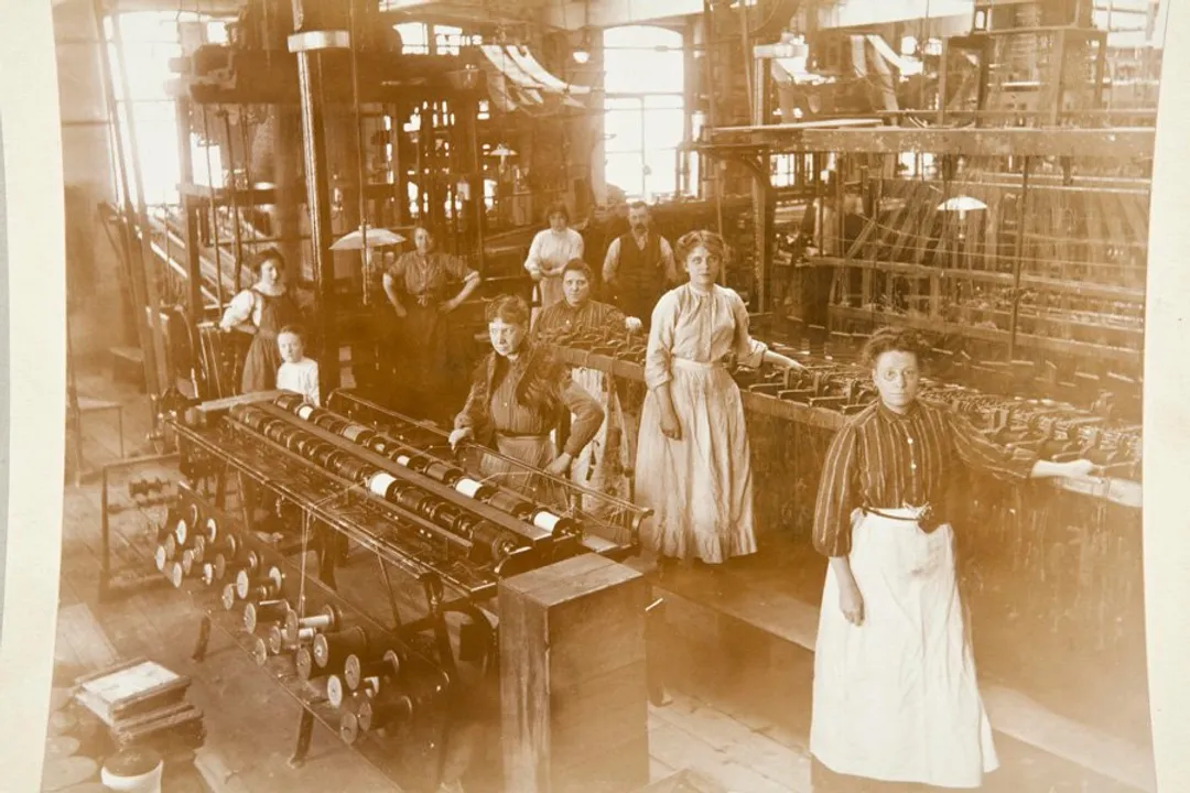 Who invented the Jacquard card?, Loom Mechanics