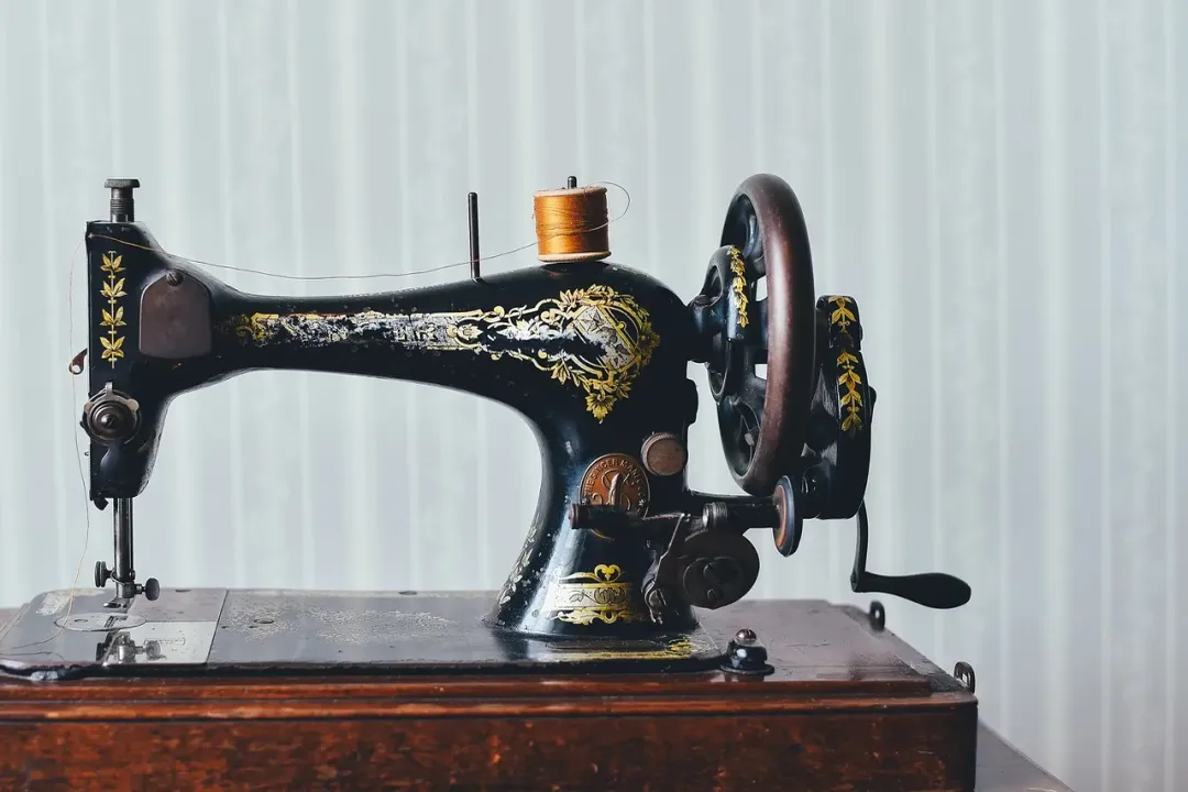 Who invented the sewing machine woman?, Early Automation