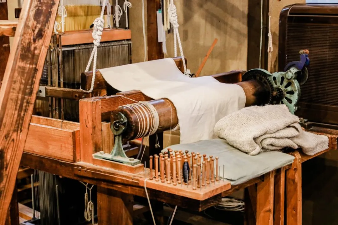 Who invented the textiles?, Fiber Sources