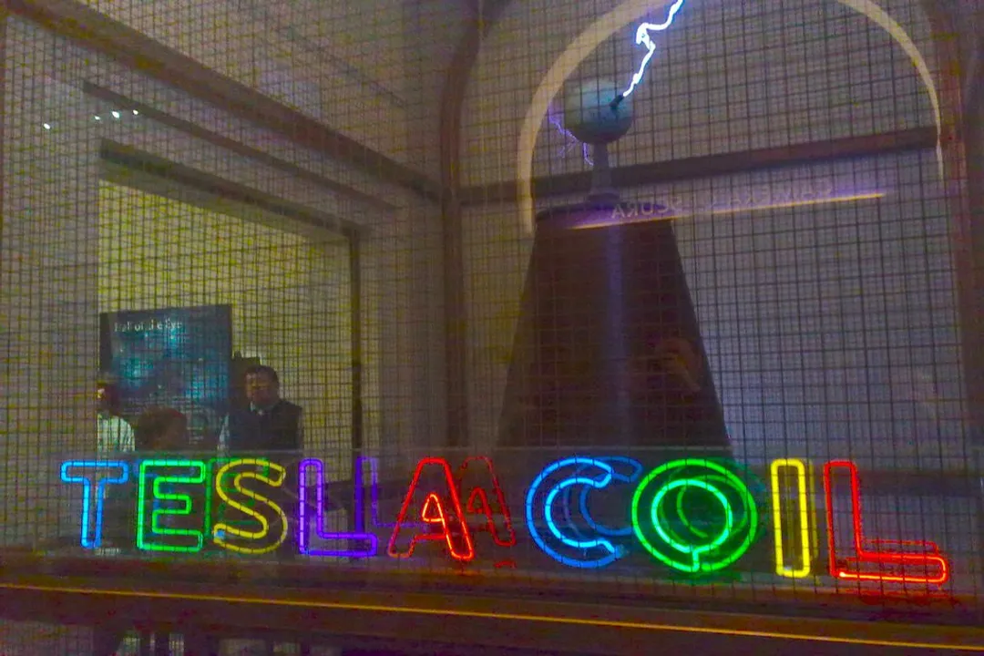 Who invented wireless lighting?, The Science Behind It