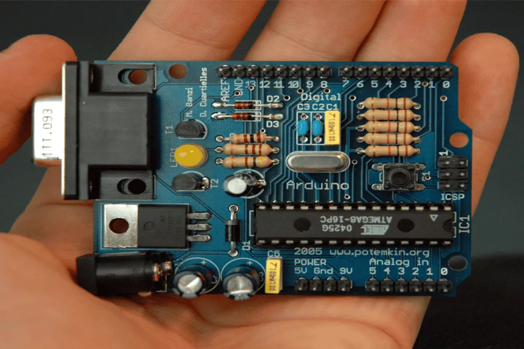 Who is Massimo Banzi?