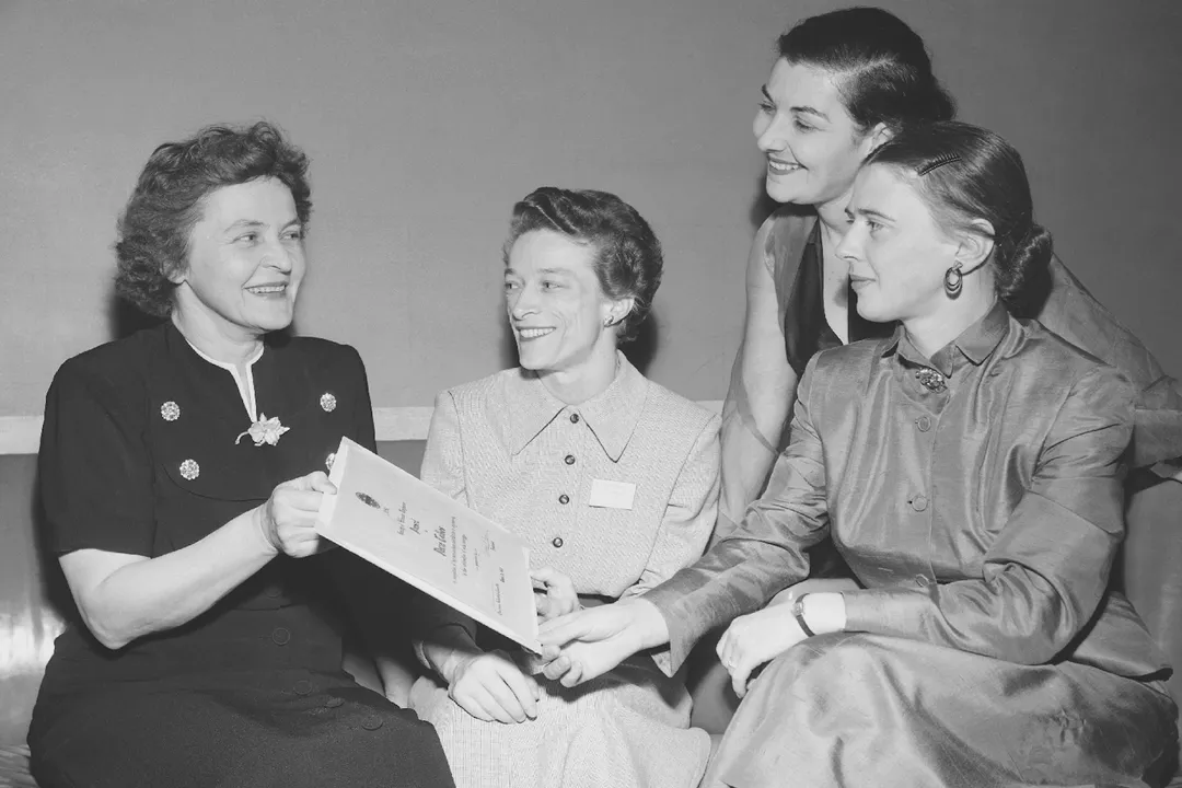 Who was nicknamed The Sun Queen after she invented a solar-powered water desalination machine during World War II?, Academic Clash