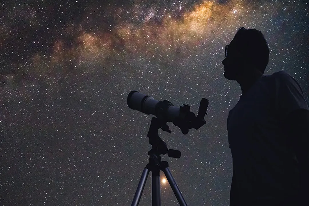 Why is the night sky mostly dark?