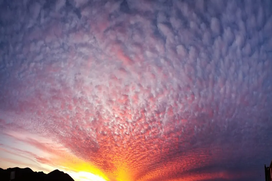 Why is the sky blue and space is black?, Blackness of Space