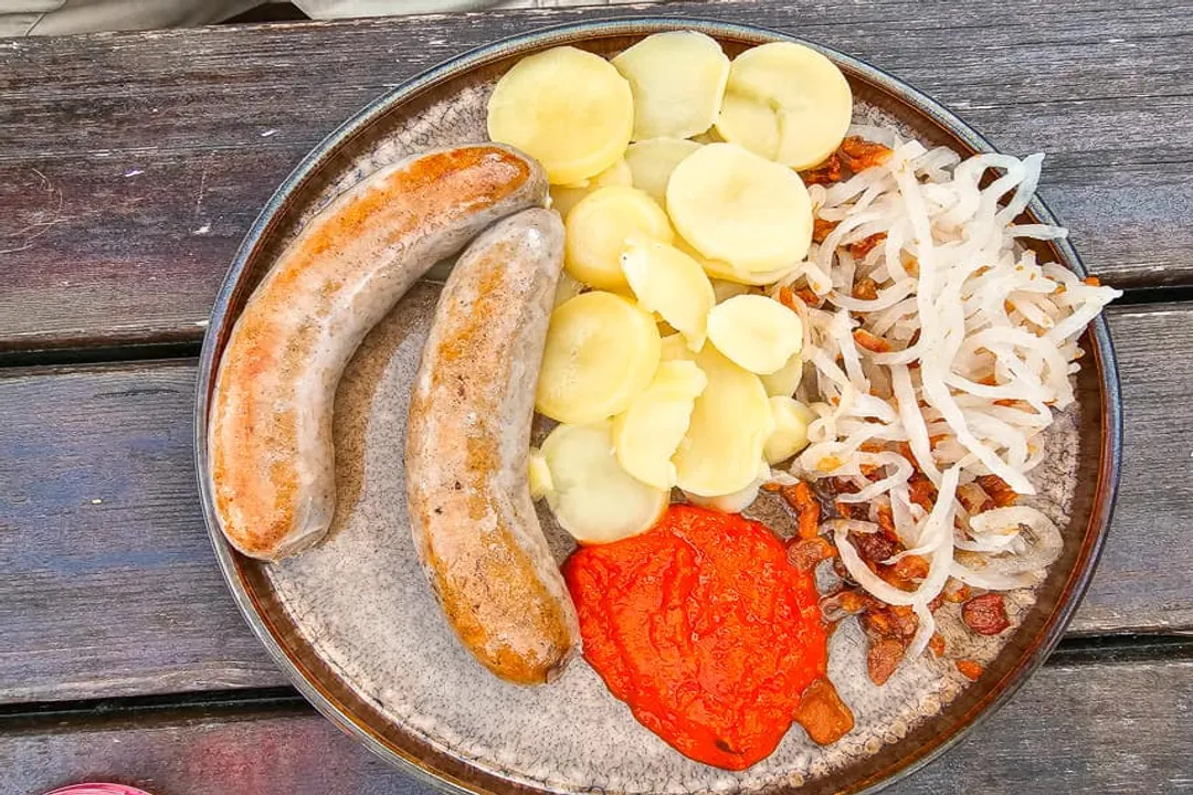 Do they eat pasta in Slovenia?, Dining Scene