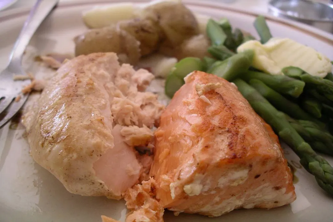 How do you describe delicious salmon?, Wild Versus Farmed