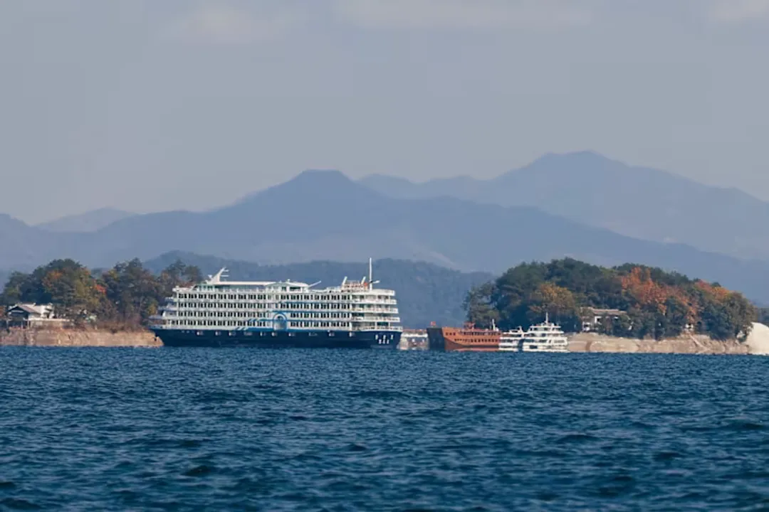 Is Kaluga Queen caviar good?, Hybrid Source