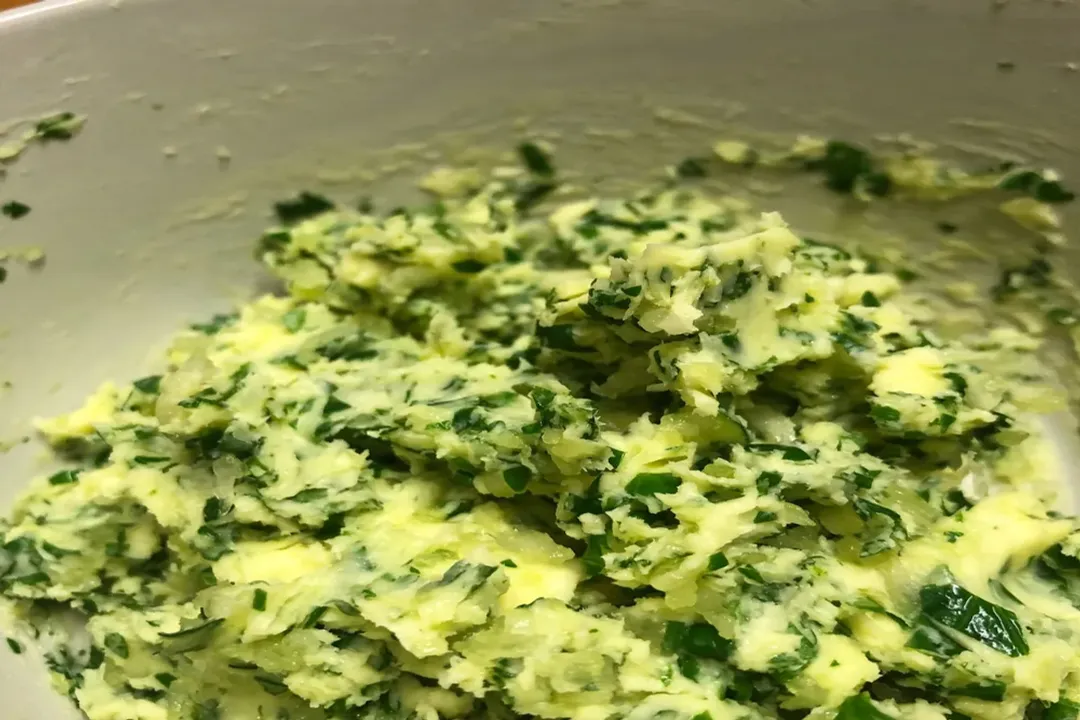 What can you do with onion grass?, Kitchen Uses