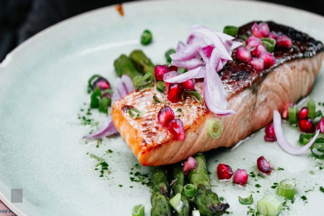 What fish is healthier than salmon?, Mercury Concerns and Fish Size